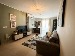Centrally located, well equipped, stylish flat.